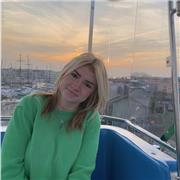 Etudiante bilingue de nationalité anglaise et parle couramment français, je propose des cours pour tous niveaux.