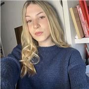 Imparto clases de forma online y presencial.
Tengo bachillerato y un grado superior de marketing y publicidad