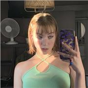 He finalizado segundo de Bachillerato en modalidad de Artes este año, necesito un empleo para poder financiarme la carrera. Estudiante y trabajadora comprometida, divertida y amable. Puedo impartir cualquier tipo de asignatura correspondiente a la rama de