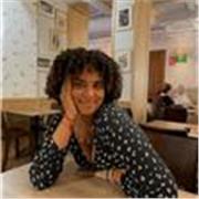 Hola me llamo Laura y me encantaría ser tu profesora de piano, soy graduada de escuelas de arte en Cuba