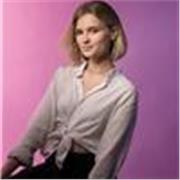 Soy tutora de inglés con experiencia para niños y adultos, trabajo tanto en línea como presenciales, hablo tres idiomas: Inglés, Español y Ruso. 