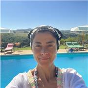 Very prepared teacher, professional and oriented to results