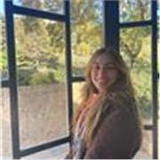 Sono una studentessa di scienze della formazione primaria che insegno italiano e letteratura. Do anche ripetizioni a bambini