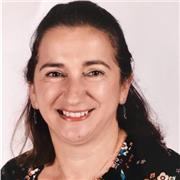 Spanish teacher from the north of Spain with 20 years experience providing online classes for professionals and students.