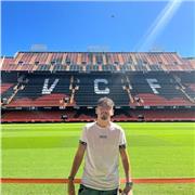 Estudiante de 4º curso de Derecho con título CAE (Cambridge C1) imparte clases de inglés para ESO y Bachiller y B2 e inferiores