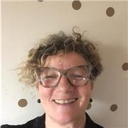 Primaria e infantil. Estoy en Asturias y puedo desplazarme. Tengo la titulación de profesora de EGB especialidad de infantil