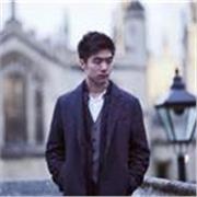 English and Chinese tutor teaching languages at all ages