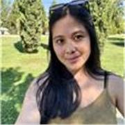 Profesora de inglés paciente y cercana, con más de 10 años de experiencia trabajando con niños en comunicación en inglés. 