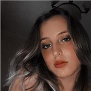 Soy profesora de baile, me dedico a enseñar hip hop, danza urbana, contemporanea...Busco que la gente se divierta y que encuentre su sueño