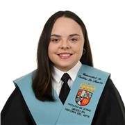 Soy historiadora del arte y me defino como una persona activa y entusiasta por la historia del arte.