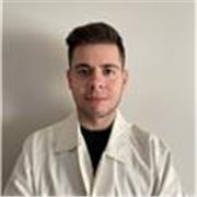 Profesor de Psicología especializado en Psicología Clínica y de la Salud, así como en Psicología Social / Criminología