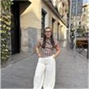 Profesora de primaria apta para todos los cursos