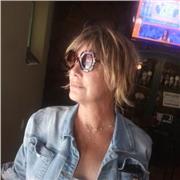 Profesora Nativa de Londres y Traductora imparte clases de conversación online y de escritura