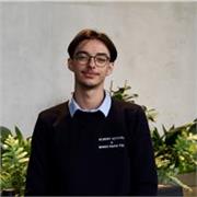 Prof patient et passionné, j’aide les élèves de collège et lycée à comprendre les maths simplement et à gagner en confiance.