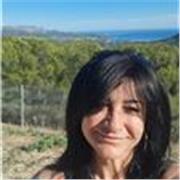 I am an experienced French tutor originally from France