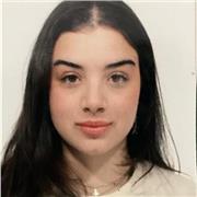 Profesora polifacética con ganas de enseñar diversas materias