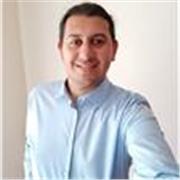 Necessiti di un tutor per migliorare la tua conoscenza della lingua italiana divertendoti? Hai trovato la persona giusta. 
