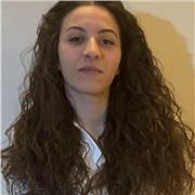 Offro lezioni private a ragazzi delle scuole elementari e medie, adattandole alle loro esigenze.