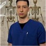 Sono un Massoterapista MCB, Chinesiologo e studente di Osteopatia che impartisce lezioni di ginnastica. Leggi la mia presentazione in “su di me” per vedere che lezioni offro