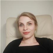 TESOL- zertifizierte Englischlehrerin mit über 15 Jahren Erfahrung in der Arbeit mit Teenagern und Erwachsenen.