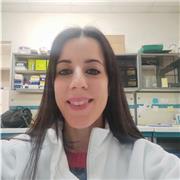 Insegnante di biologia impartisce lezioni online, livello scuole medie-superiori-universita