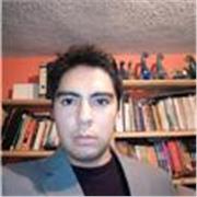 Profesor de ciencias imparte clases en los niveles de secundaría, preparatoría y universidad