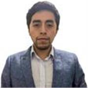 Profesor de comunicación dicta clases a niños de todas las edades