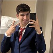 Estudiante de economía con gran pasión
por los niños