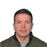 Soy un profesor titulado en inglés con varios años de experiencia el dominio del idioma, que imparte clases en línea y presencial