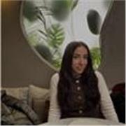 Chica joven graduada en Finanzas y Contabilidad con ganas de experimentar cosas nuevas y superarme