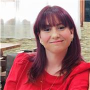 Profesora de derecho laboral apta para todos los niveles