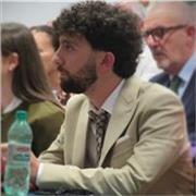 Insegnante abilitato, laureato in Lettere e in Filologia moderna, sono disponibile per ripetizioni e aiuto compiti
