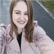 ¡Hola! Mi nombre es Elena. 
Soy profesora con experiencia impartiendo clases tanto a niños como a adultos, por tanto podría adaptarme a cualquier tipo de perfil de alumnado