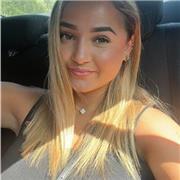 Étudiante et ancienne élève studieuse au collège - J’enseigne les cours de français, …