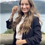 Laureata Magistrale in Biologia, offre lezioni private online per ragazzi di scuola secondaria di primo e secondo grado.