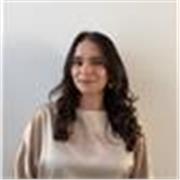 Graduada en Criminología y Seguridad y último curso del Grado en Derecho por la Universidad de Cádiz. Título b2 inglés y b2 Francé