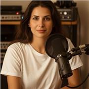 Professeur de marketing spécialiste du digital et de la création de contenus.