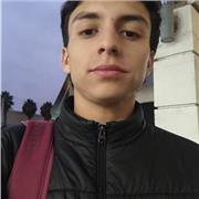 Profesor de matemáticas básicas para alumnos cursando enseñanza básica o media