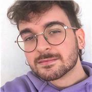 Laureato in lingue a Roma con esperienza nell’insegnamento