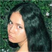 Soy una chica que ha aprendido inglés de forma autodidacta, pero que cuenta con buen nivel, fluidez y pronunciación. 