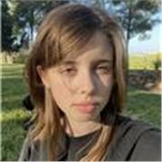 Soy estudiante de Animación y ofrezco clases de dibujo para niños, impartidas en Barcelona. Cuento con formación artística extensa