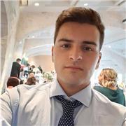 Laureato in Scienze Politiche e Relazioni Internazionali e diplomato in Amministrazione Finanza e Marketing impartisce ripetizioni di matematica per scuole elementari, medie e superiario fino al biennio