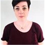 Insegnante di inglese bilingue dalla nascita, con certificazione C2 e passione per grammatica, impartisce lezioni per ogni età e livello, dalla conver