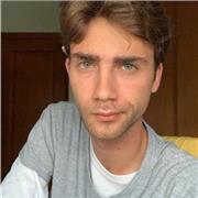 Profesor de Historia interactivo y agradable que te hará aprender sobre esta materia sin tocar un apunte.