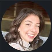 Profesora de inglés dinámica y paciente, con una sólida trayectoria trabajando con niños y jóvenes de todas las edades