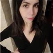 Laureata in mediazione linguistica e culturale, offre lezioni di lingua inglese online