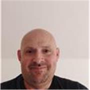 Bsr,je peux aussi bien aider aux devoirs que donner des cours d'anglais, niveau master ,toefl passé il y a 3 dialement