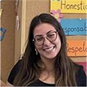Profesora titulada en Educación Primaria y Pedagogía terapéutica, con más de 3 años de experiencia en la enseñanza y cuidados
