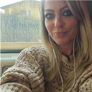 Offro lezioni di inglese e matematica per bambini/e della scuola elementare e media. Sono bilingue appassionata di matematica!