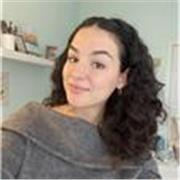 Estudiante de 20 años interesada en el estudio de los idiomas, con conocimientos de inglés (C1) y de francés (B2).